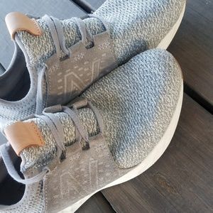 New Balance Tennis Shoes